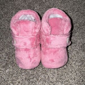 Size 04/05- UGG Bixbee Bootie Pink
